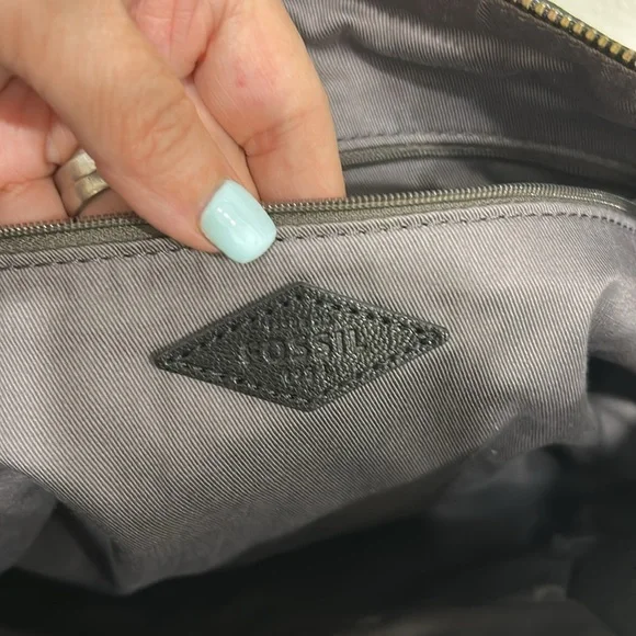 NWOT FOSSIL Gwen Hobo Expandable Pebbled Leather Bag with Dust Bag - Picture 12 of 17